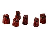 quatre figurines représentant un homme barbu et un homme imberbe