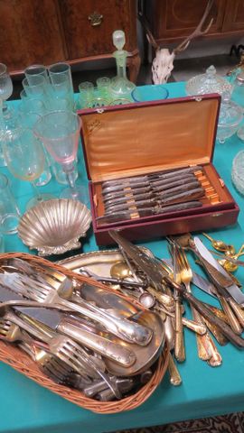 Ensemble de couverts en métal argenté et doré, coffret de 24 cout...