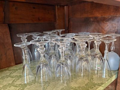 LOT de verres et flutes à champagne en cristal. - Photo 1