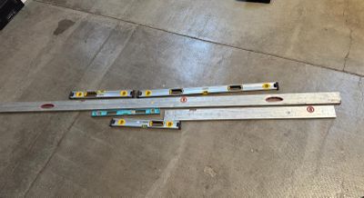 TALIAPAST et STANLEY, lot de règles de maçon à niveaux en al…