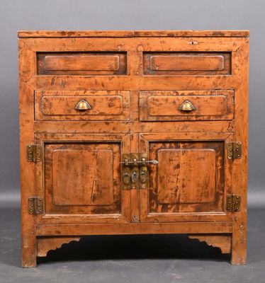 Chine Buffet en bois exotique ouvrant à deux abattants sur l…