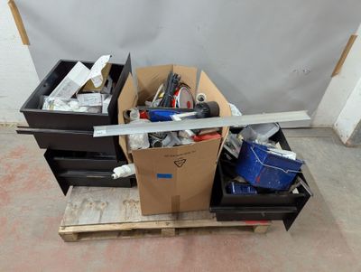 Ensemble de consommables comprenant : clips en PVC, mitigeur de lavabo - Photo 1