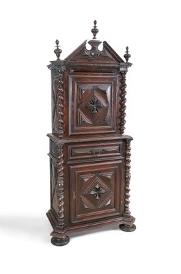 une image représentant une horloge de parquet en bois sur fond blanc