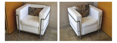 two pictures of a white chair with a pillow on top of it