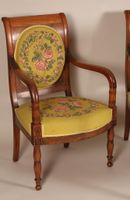 Suite de quatre fauteuils en bois fruitier mouluré et sculpt… (photo 2)