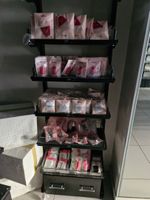 environ 450 accessoires pour visage, cheveux et corps dont é…
