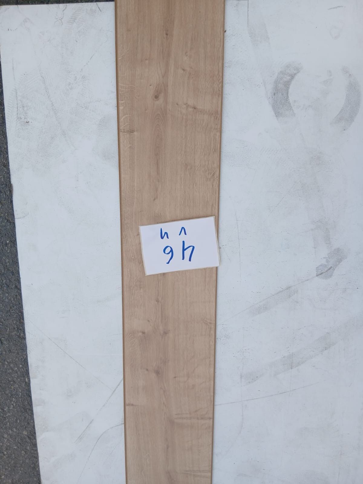 Environ 18 m² de parquet stratifié Lamina Floors, collection…
