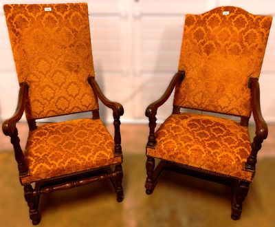 2 Fauteuils Louis XIII Époque XVIII (manque une entretoise à…