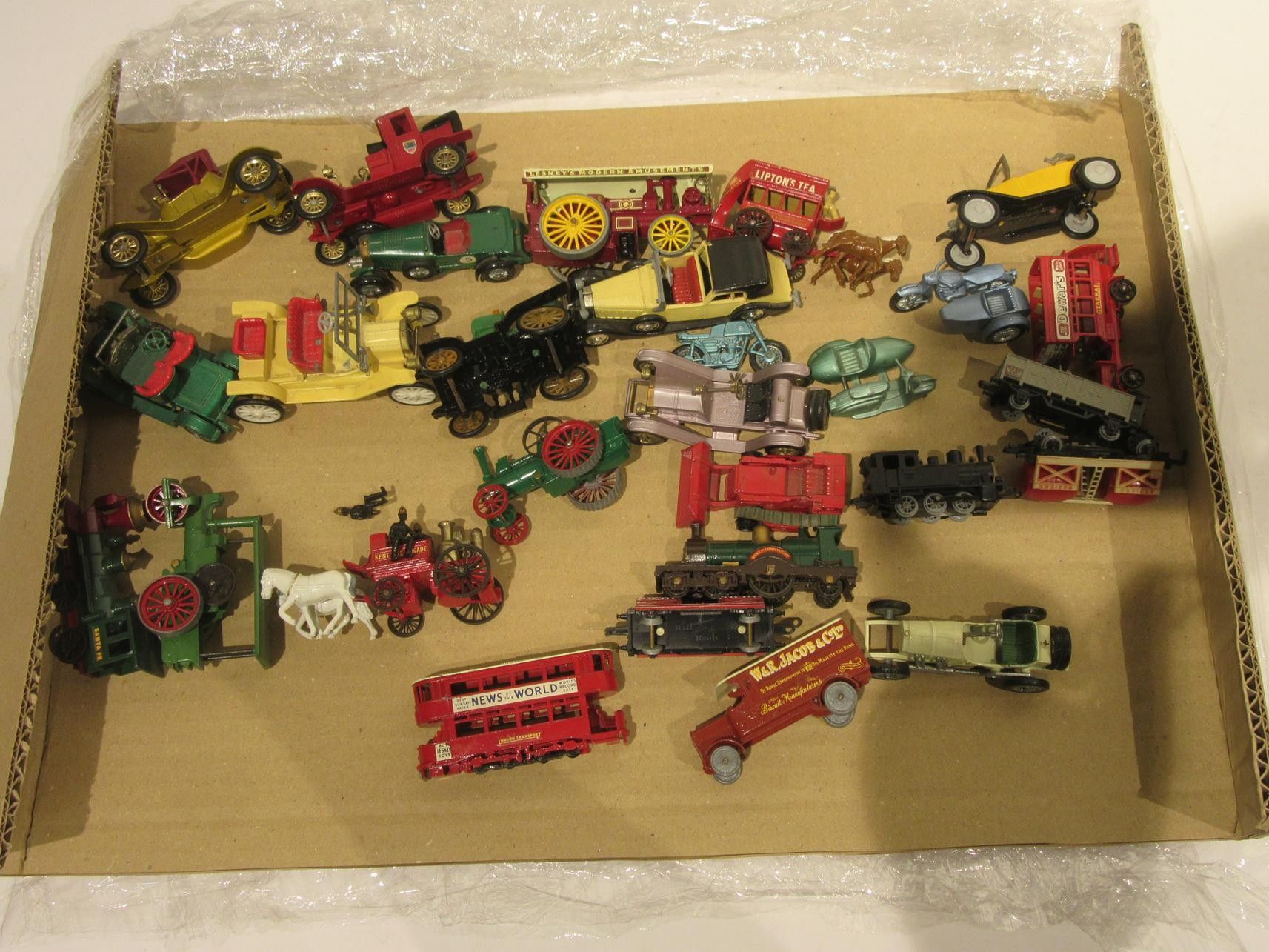 408 - LOT DE VEHICULES TACOT + TRAINS DONT LESNEY, RAMI, MODELS OF YESTERDAY, SIDE CAR ETC 20 - 30 EURO