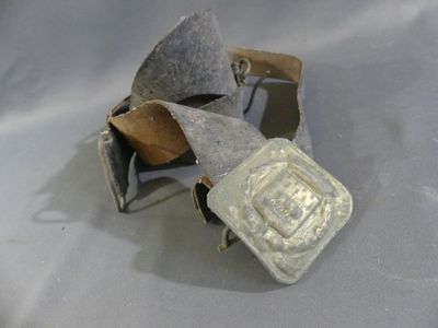 a small metal object that is sitting on a table