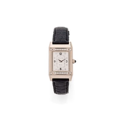 une photo d'une montre-bracelet pour femme dont le cadran est orné de diamants
