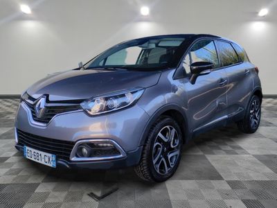 le nouveau renault c - cross suv est garé dans un showroom