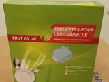 une boîte sur laquelle sont représentés un couteau, une fourchette et un verre