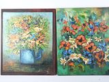 deux tableaux représentant des fleurs dans un vase et un vase contenant des fleurs