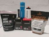 de nombreux types de produits de sport sur la table