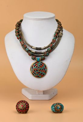 Ensemble de bijoux fantaisie en métal doré et argenté avec m…