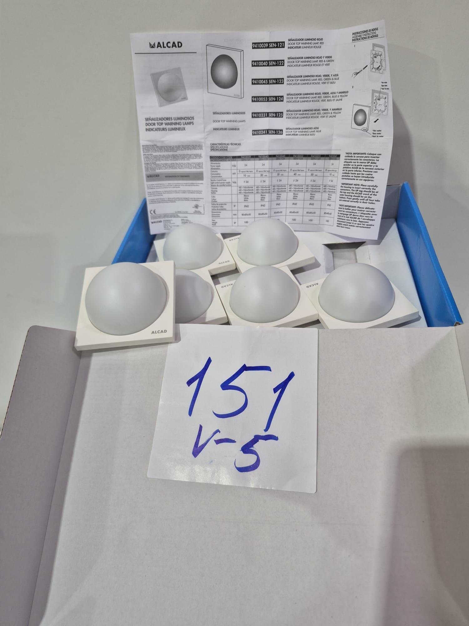 Lot d’environ 6 indicateurs lumineux de signalisation ALCAD,…