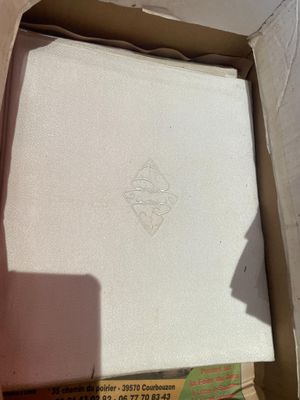 LINGE en cotton portant un monogramme - Photo 1