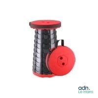 un objet rouge et noir sur fond blanc