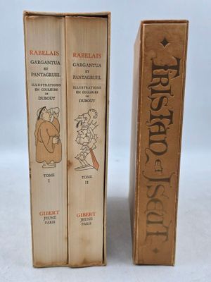 deux livres sont posés l'un à côté de l'autre sur une surface blanche