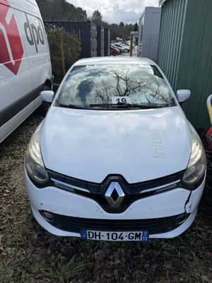 Renault CLIO DH-104-GM - Photo 1