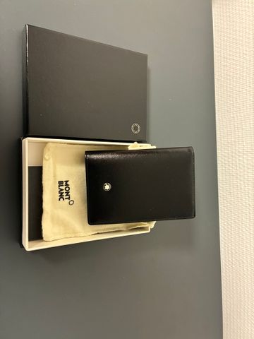 MONTBLANC - Porte-cartes en cuir noir, dans sa boite. Etat neuf