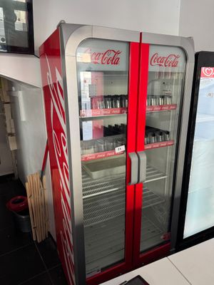 Armoire verticale réfrigérée positive COCA COLA, 2 portes vitrées - L  - Photo 1
