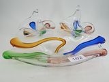 un bol en verre en forme de poisson