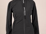 une veste noire sur un mannequin mannequin mannequin mannequin mannequin mannequin mannequin mannequin mannequin mannequin