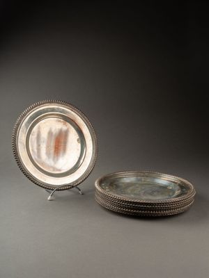 Ensemble de 9 assiettes à lèvres godronnées Métal argenté - Photo 1