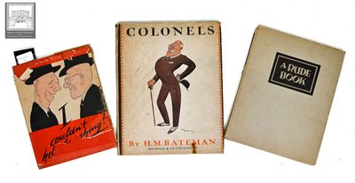 Trois livres sont alignés sur une surface blanche ; l'un représente un homme et l'autre une femme.