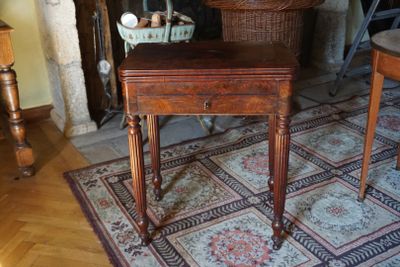 Table à jeux. XIXe siècle haut : 73 - long : 60 - prof : 40 … - Photo 1