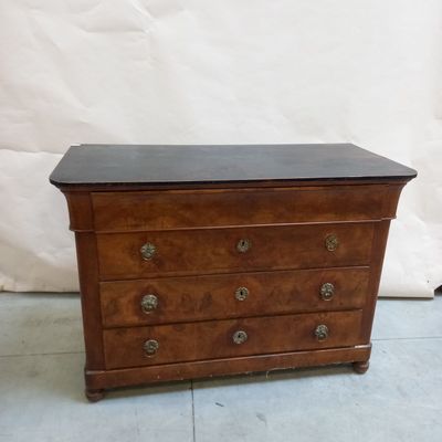 COMMODE en acajou et placage d'acajou, ouvrant par quatre ti…