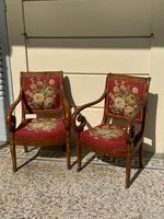 Paire de fauteuils à dossier bandeau en placage de loupe de … (photo 2)