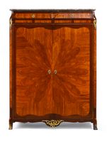 Paire d’armoires en placage de marqueterie de bois de rose e…