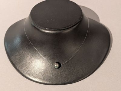 Collier câble transparent et perle de Tahiti semi-baroque, f…