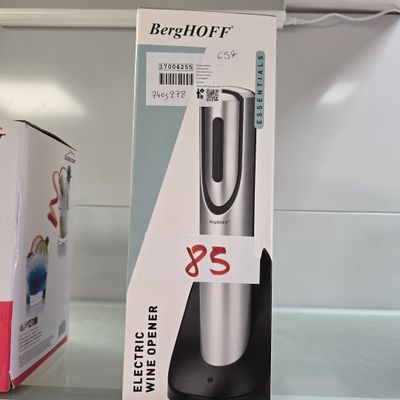 une boîte contenant un distributeur de vin