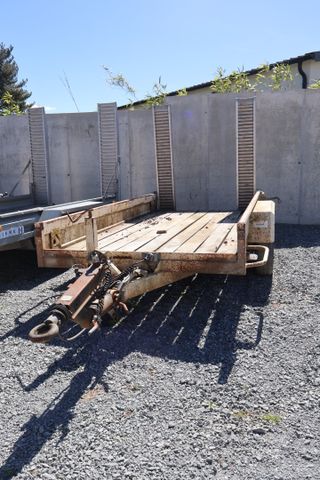 Remorque GOURDON porte engin, immatriculée DD-443-EC, 1ère mise e...