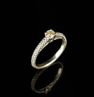 MAUBOUSSIN. Bague solitaire en or blanc, modèle "Le premier …