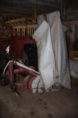 Faucheuse Kuhn Mf824 portée 4 assiettes ancienne