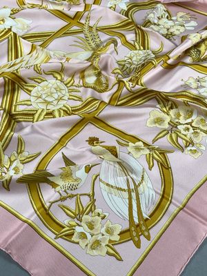 HERMES, Paris. Caraïbes. Carré 90 en twill de soie imprimée …