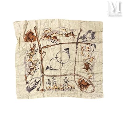 une image représentant un morceau de tissu orné d'un motif d'oiseaux et de fleurs