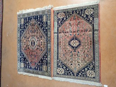 Lot de 2 tapis noué main, dim 101x65 cm et 105x68 cm (usures…