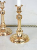 SUITE DE QUATRE FLAMBEAUX de style Louis XVI en bronze cisel… (photo 4)