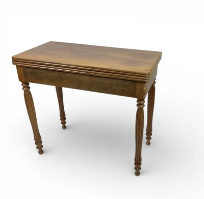 Table à jeu en placage d’acajou à abattant, plateau de feutr…
