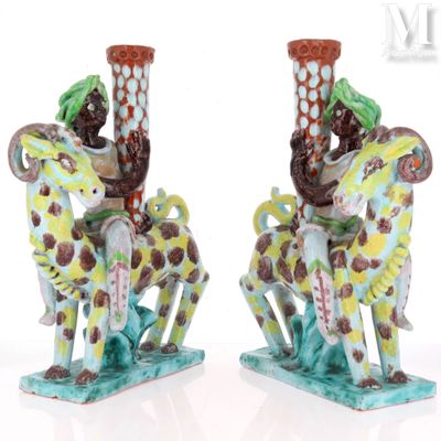 deux vases superposés