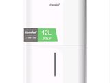 gros plan d'un purificateur d'air blanc sur fond blanc