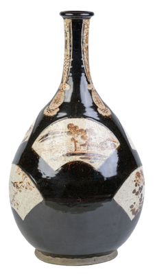 JAPON, XIXème. Fontaine en gré de porcelaine.