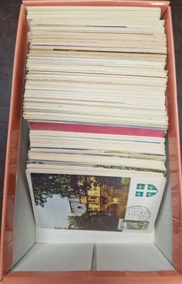 1 boîte contenant environ 370 cartes FDC de France toutes di…
