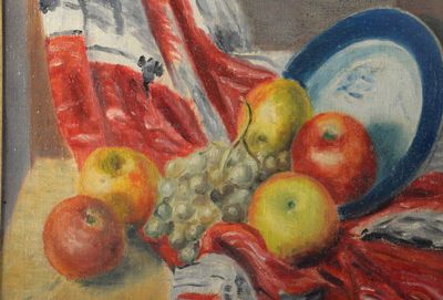 un tableau représentant des pommes et des raisins posés sur une table